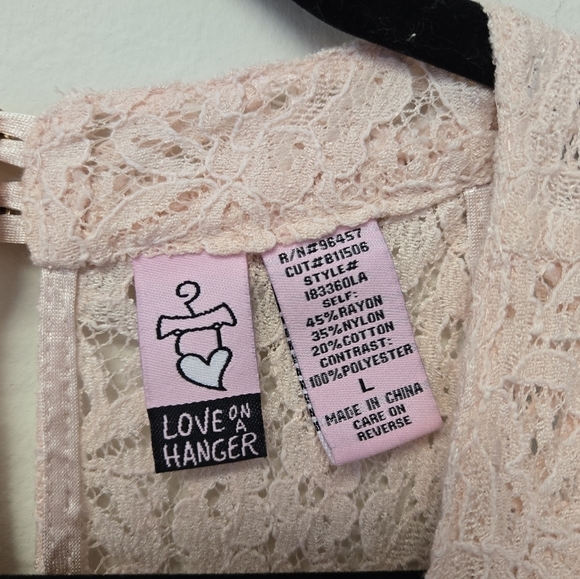 Love on a hanger Lace Halter top Pink L - Picture 3 of 8